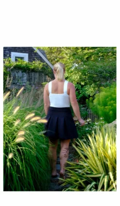 Darrow Boxpleat Skirt -TUKE BAZAAR Sales Store DelaneyGardenWalkBack 11e8d38f b98c 4c5c 9868 cfffe246408c