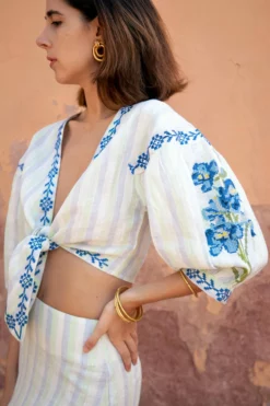 Chicory Top -TUKE BAZAAR Sales Store IMG 6277 7603b764 e469 451d a1f0 8bd6eba4946d scaled